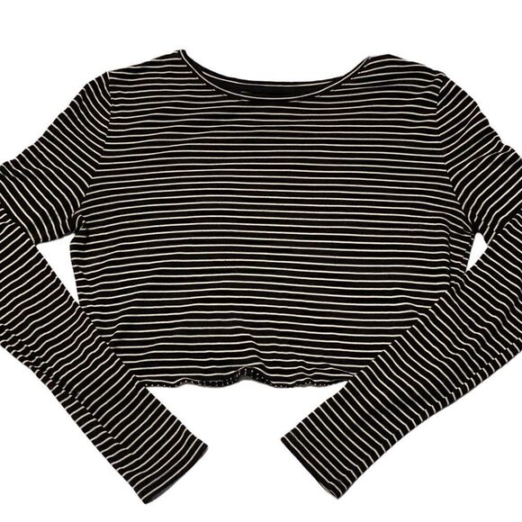 Old Navy Black & White Striped Longsleeve Cropped Baby Tee - Picture 1 of 4